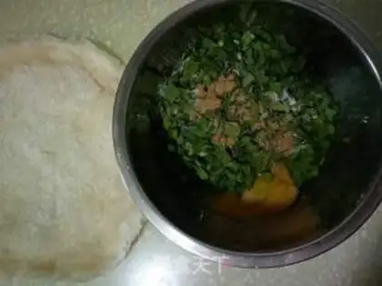 Make An egg roll with a pickle step 0