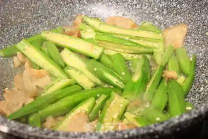 Make Autumn fried meat step 4
