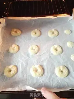 Make Olive pretzels step 6