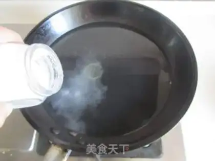 Make Spinach fried meat step 1