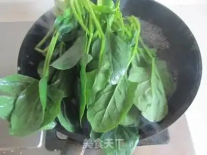 Make Spinach fried meat step 2