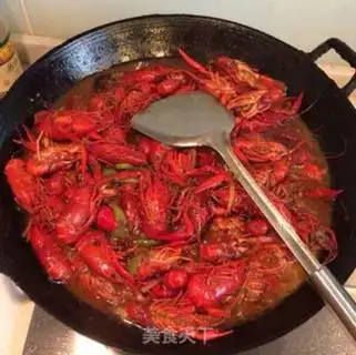 Make Thirteen fragrance lobster step 3