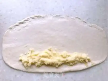 Make caterpillar bread step 3