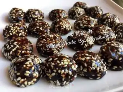 Make Red sugar sesame pancakes step 4