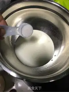 Make Fresh cream mango mousse step 9