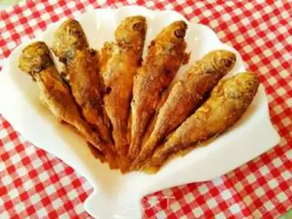 Make Dry-fried yellowfish step 2