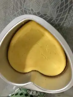 Make Fresh cream mango mousse step 13