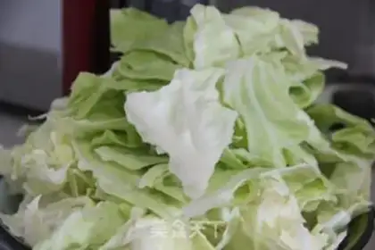 Make Hot cabbage step 0