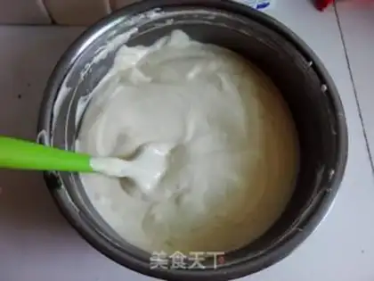 Make Christmas strawberry cake step 6