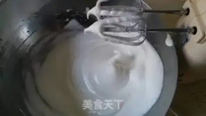 Make Bottle cake step 8