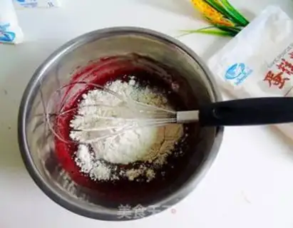 Make Strawberry roll step 3