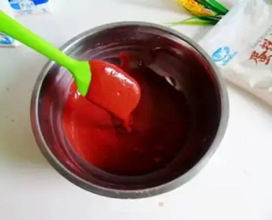 Make Strawberry roll step 4