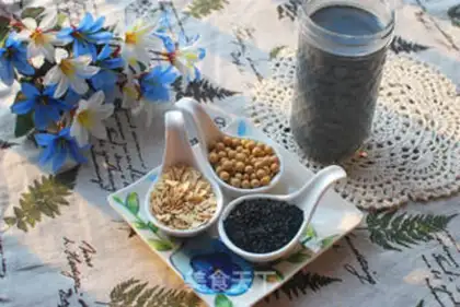 Make Black sesame oatmeal step 0