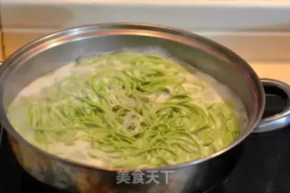Make Pine juice chicken noodles step 7