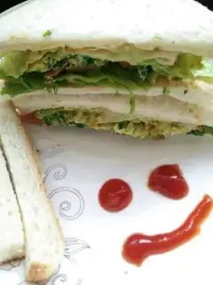 Make Pie-peaser sandwich step 4