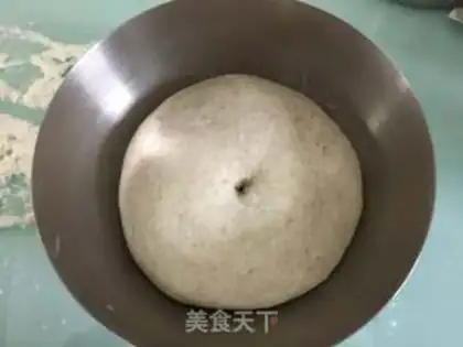 Make Cream tuna bread step 1