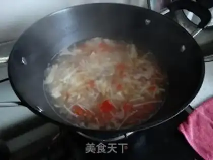 Make Tomato gills, shrimp soup step 3