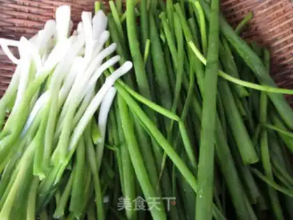 Make Onion noodles step 0