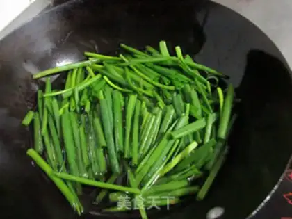 Make Onion noodles step 1