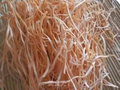 Make The pasta of the gold egg carrots step 1