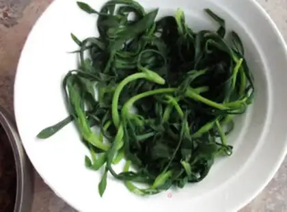 Make Onion noodles step 11