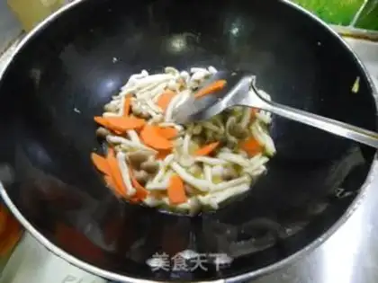 Make Crab mushrooms and fried eggs step 7