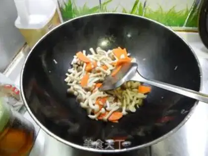 Make Crab mushrooms and fried eggs step 9