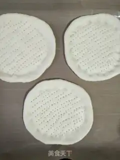 Make Taiwan sausage pizza step 9