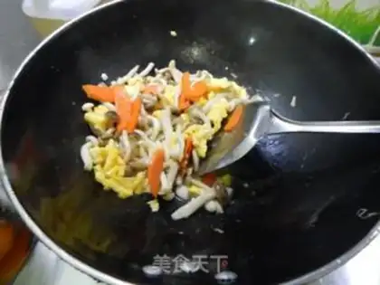 Make Crab mushrooms and fried eggs step 11