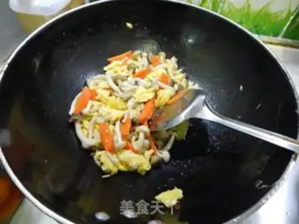 Make Crab mushrooms and fried eggs step 13
