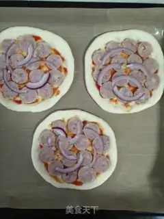 Make Taiwan sausage pizza step 12