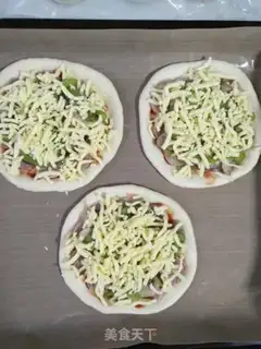 Make Taiwan sausage pizza step 14