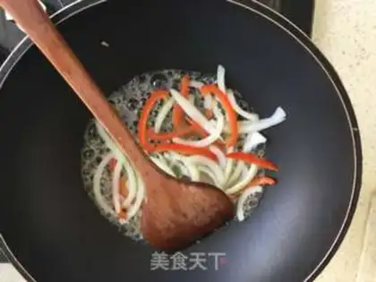 Make Onion fried eggs step 1