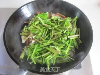 Make Celery with beef silk step 4