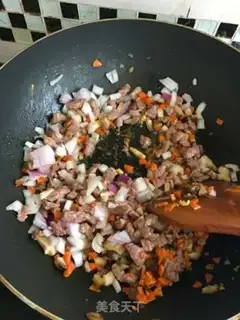 Make Yangzhou fried rice step 6