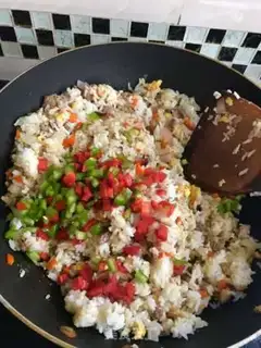 Make Yangzhou fried rice step 9