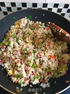 Make Yangzhou fried rice step 10