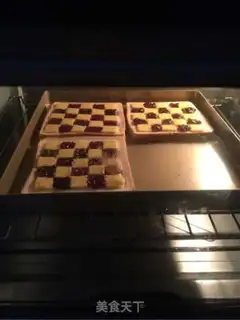Make Queer Chess Toast step 5