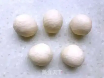 Make Spiral rolls step 4