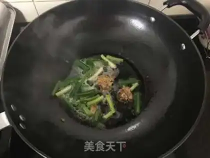 Make The flower leaves burn the fish step 4