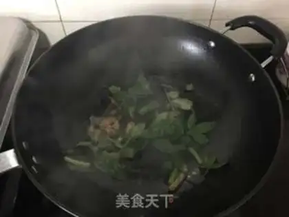 Make The flower leaves burn the fish step 5