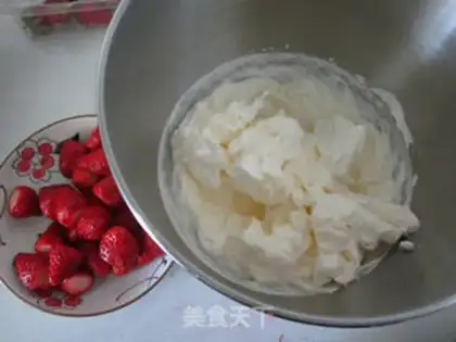 Make Strawberry-crunch milk bread step 12
