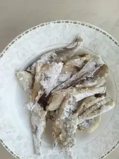 Make Fry the yellow fish step 2