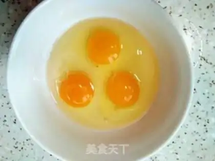 Make Eggs and gravy step 4