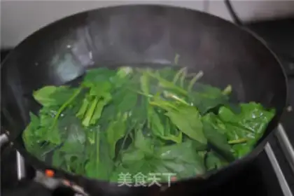 Make A spinach cake roll step 0
