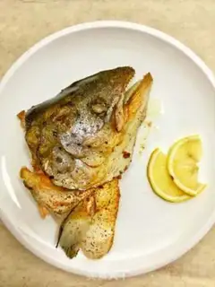 Make Salt fried salmon head step 5