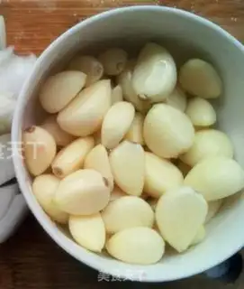 Make Homemade garlic sauce step 1
