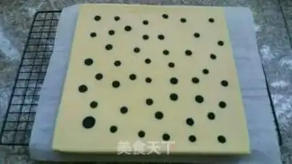 Make Cake rolls with caviar step 22
