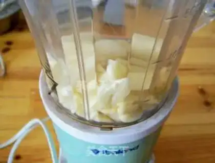 Make Homemade garlic sauce step 4