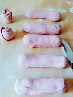 Make Rose buns step 5